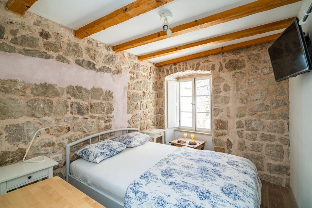 Old Town Historical Apartment *